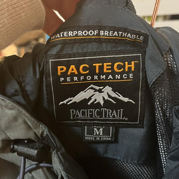 pac tech rain coat - Picture 4 of 4